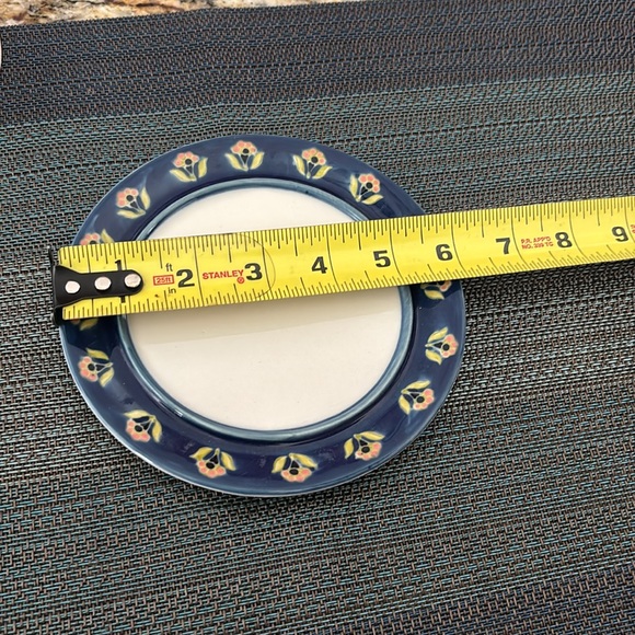 Cute little Butter Dish - Picture 5 of 6